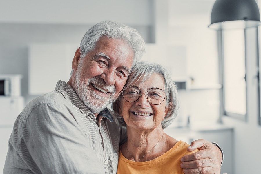 Rediscovering Confidence: A Guide to Dentures and Their Benefits